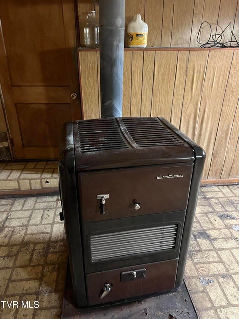 Photo #29: 907 Riverside Avenue