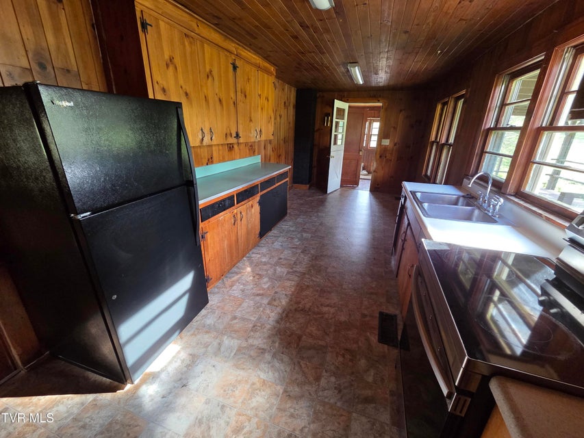 Photo #24: 100 Eisenhower Road