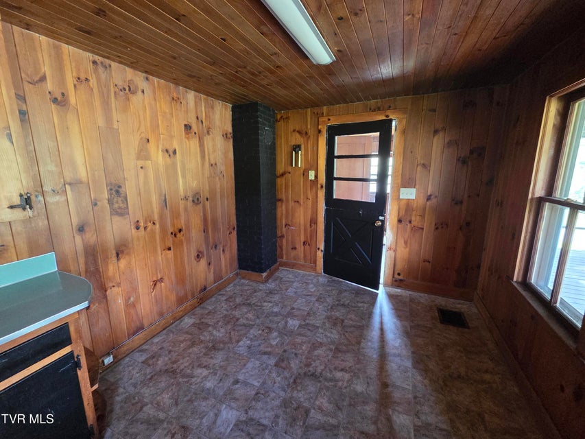 Photo #27: 100 Eisenhower Road