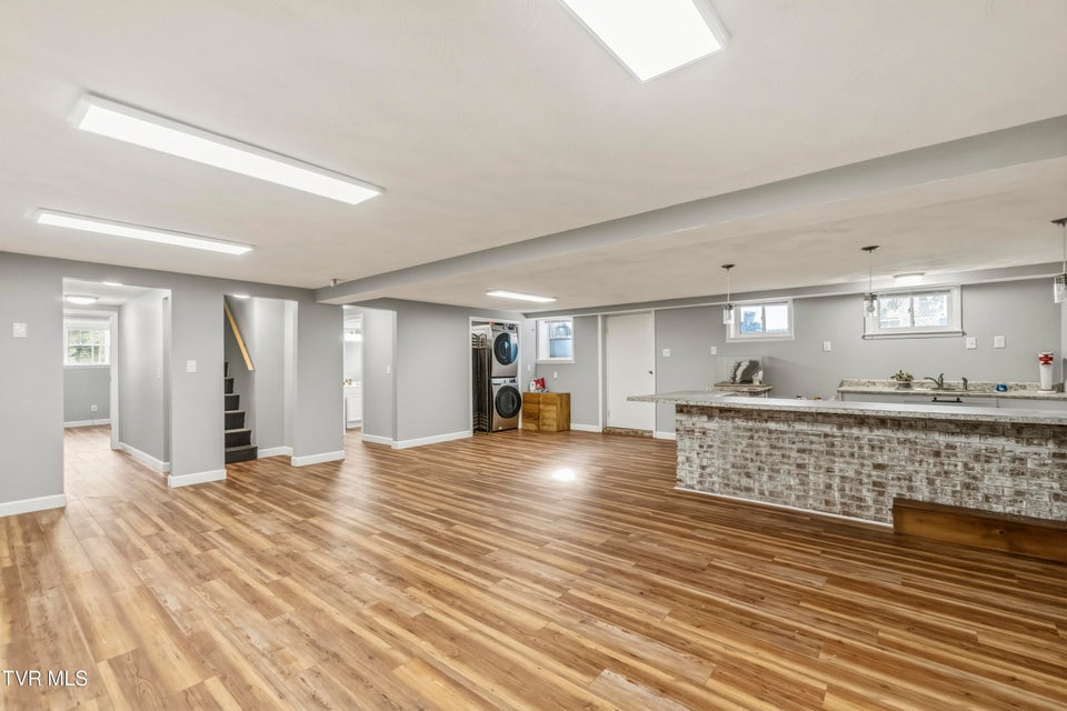 Photo #31: 460 Meadowbrook Road