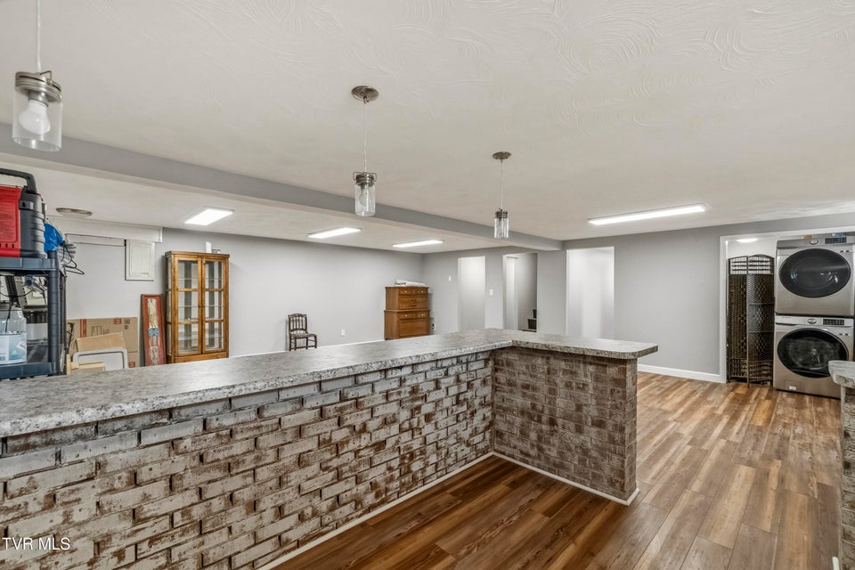 Photo #33: 460 Meadowbrook Road