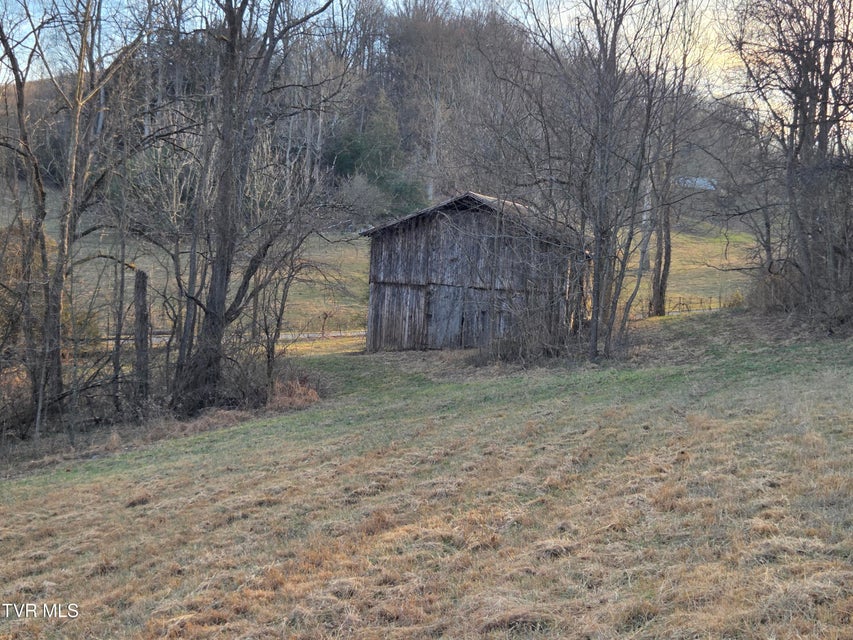 Photo #6: 112 Eisenhower Road