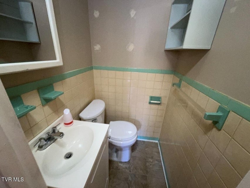 Photo #16: 1921 Hinkle Drive