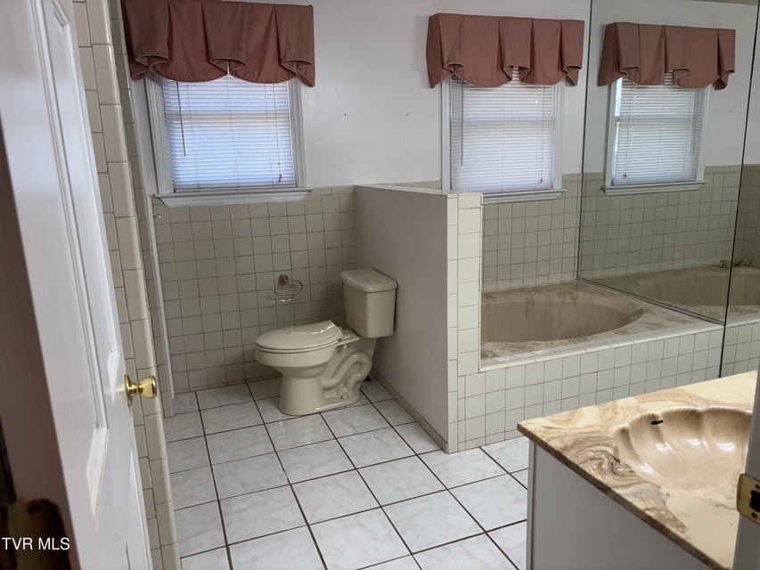 Photo #23: 1867 Gentry Creek Road