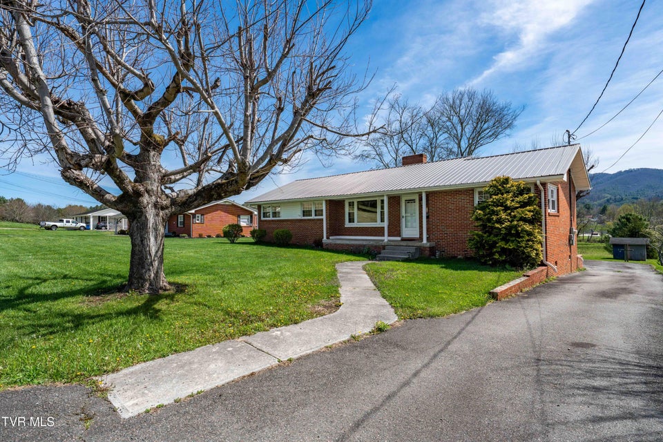 Photo #2: 248 Sunset Drive