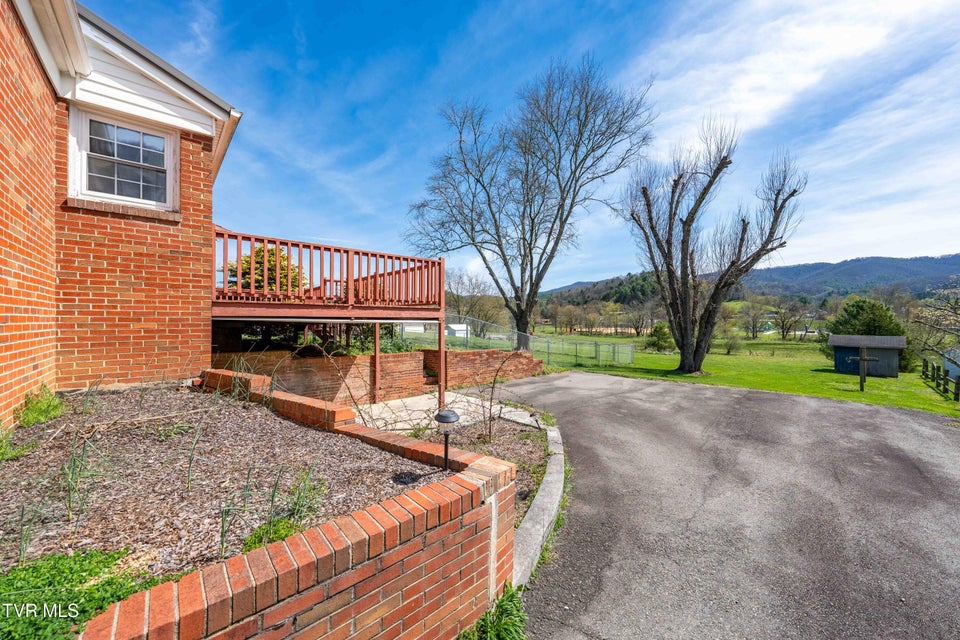 Photo #9: 248 Sunset Drive