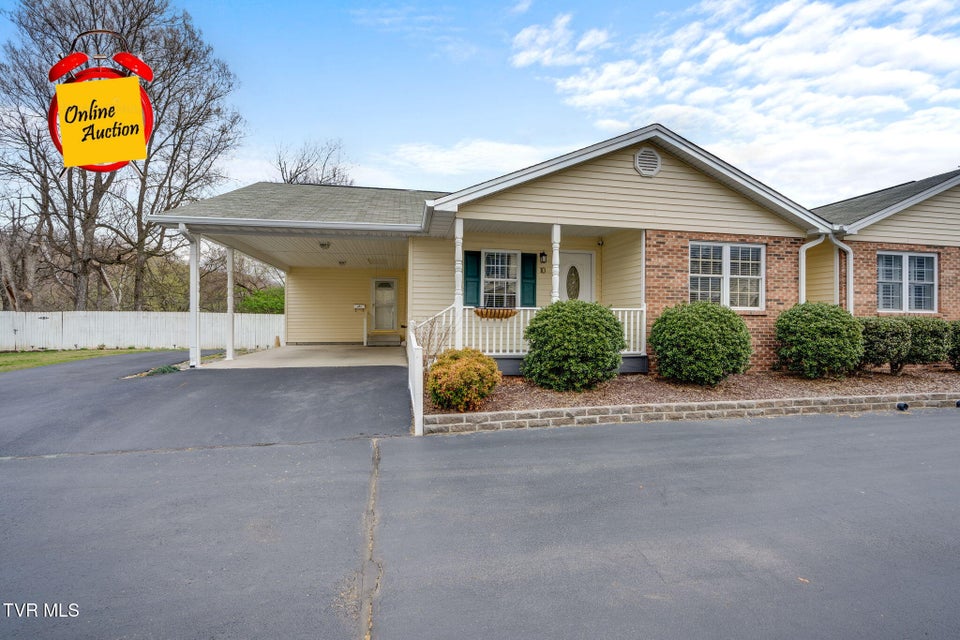 Photo #28: 703 Main Street