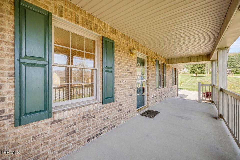 Photo #4: 112 Riverchase Drive