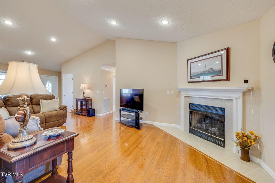 Photo #9: 112 Riverchase Drive