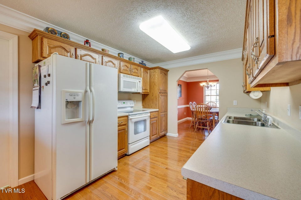 Photo #10: 112 Riverchase Drive