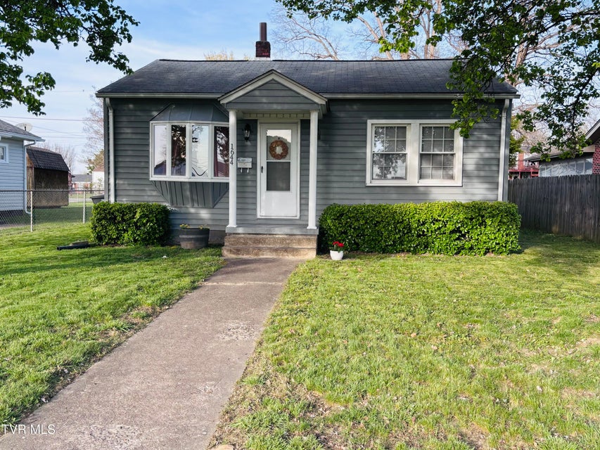 Photo #3: 1644 Redwood Drive