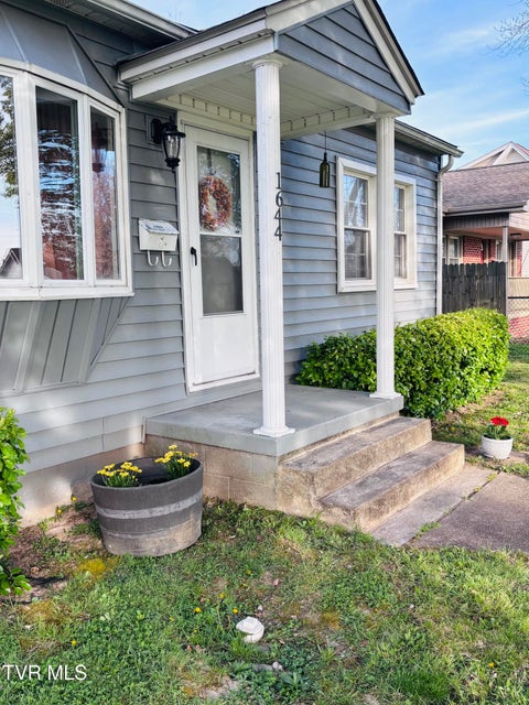 Photo #4: 1644 Redwood Drive