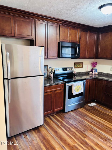 Photo #8: 1644 Redwood Drive