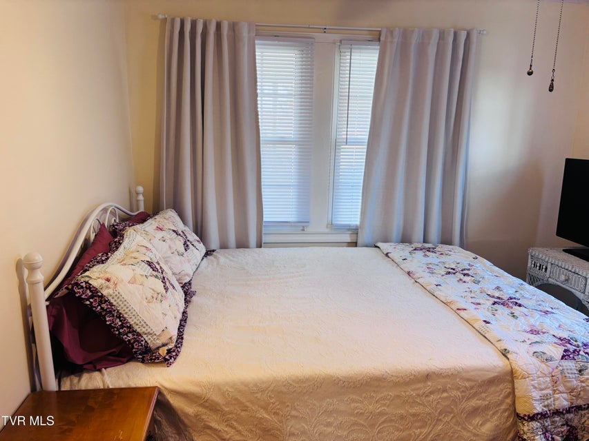 Photo #24: 1644 Redwood Drive