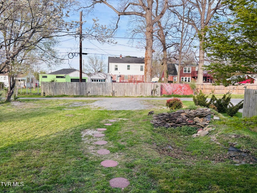 Photo #33: 1644 Redwood Drive