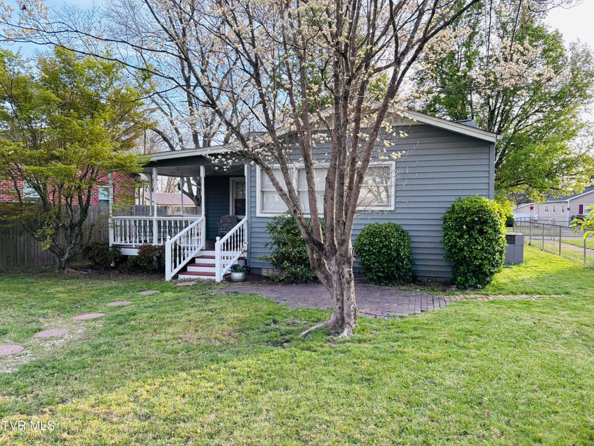 Photo #36: 1644 Redwood Drive