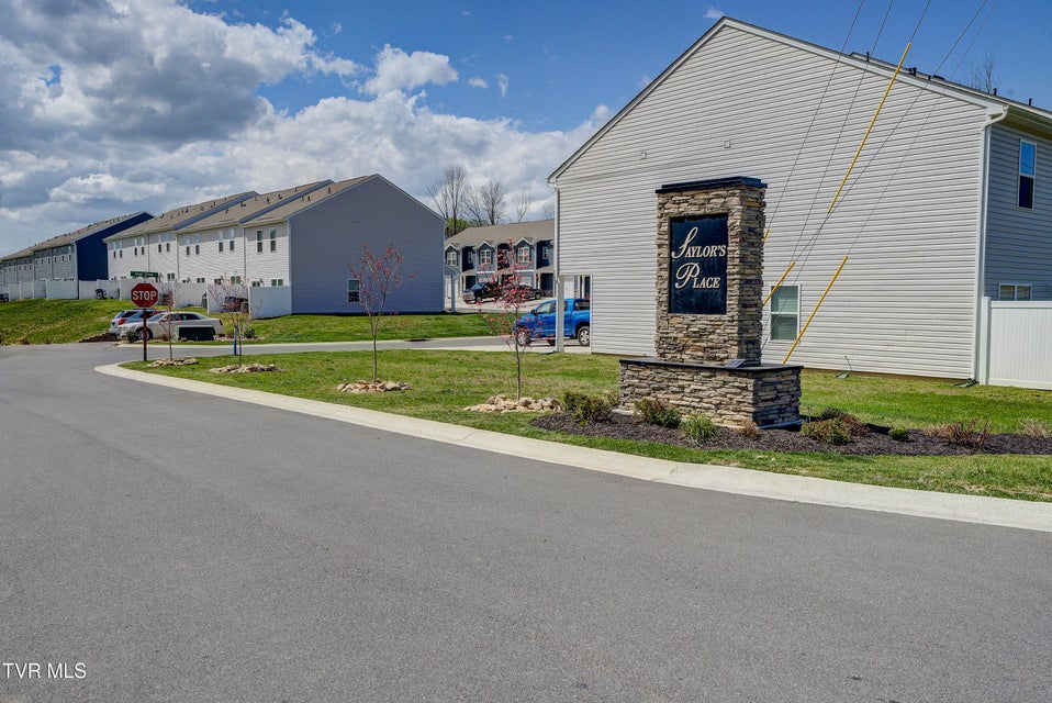 Photo #40: 1039 Saylors Place