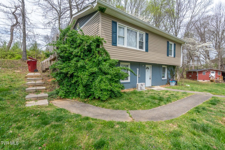 Photo #4: 2305&2303 Abbott Drive