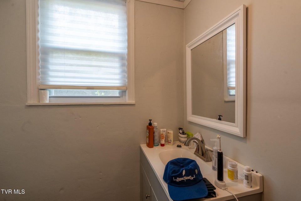 Photo #17: 2305&2303 Abbott Drive