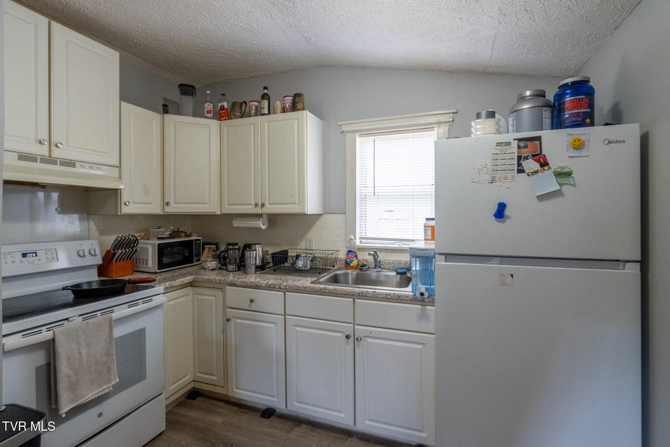 Photo #31: 2305&2303 Abbott Drive