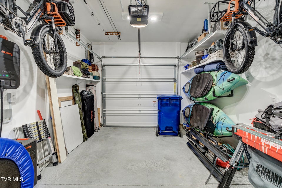 Photo #34: 1039 Saylors Place