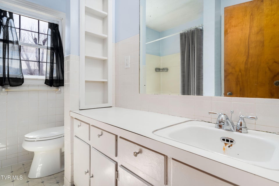 Photo #39: 248 Sunset Drive