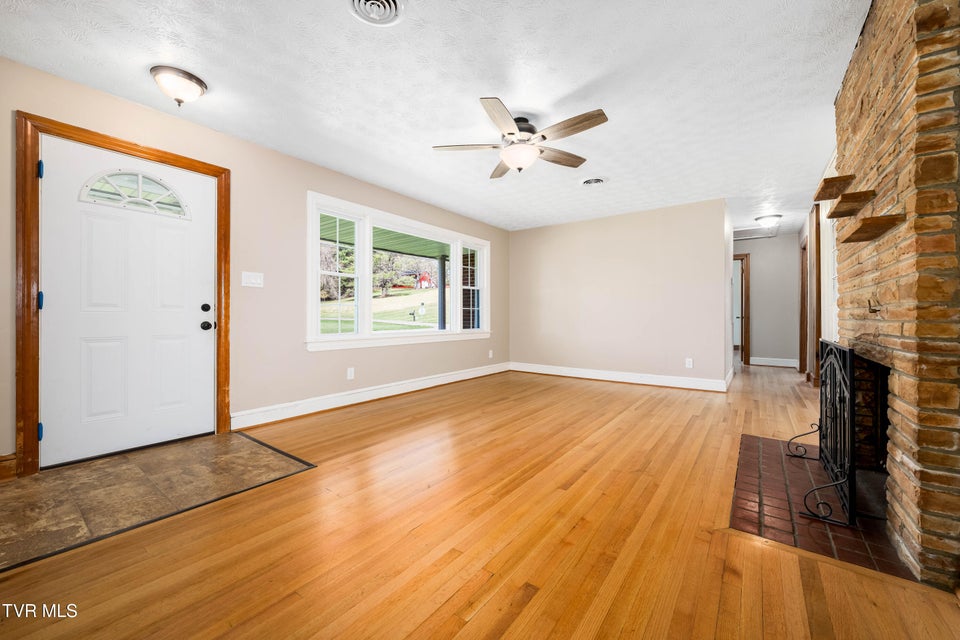 Photo #28: 248 Sunset Drive