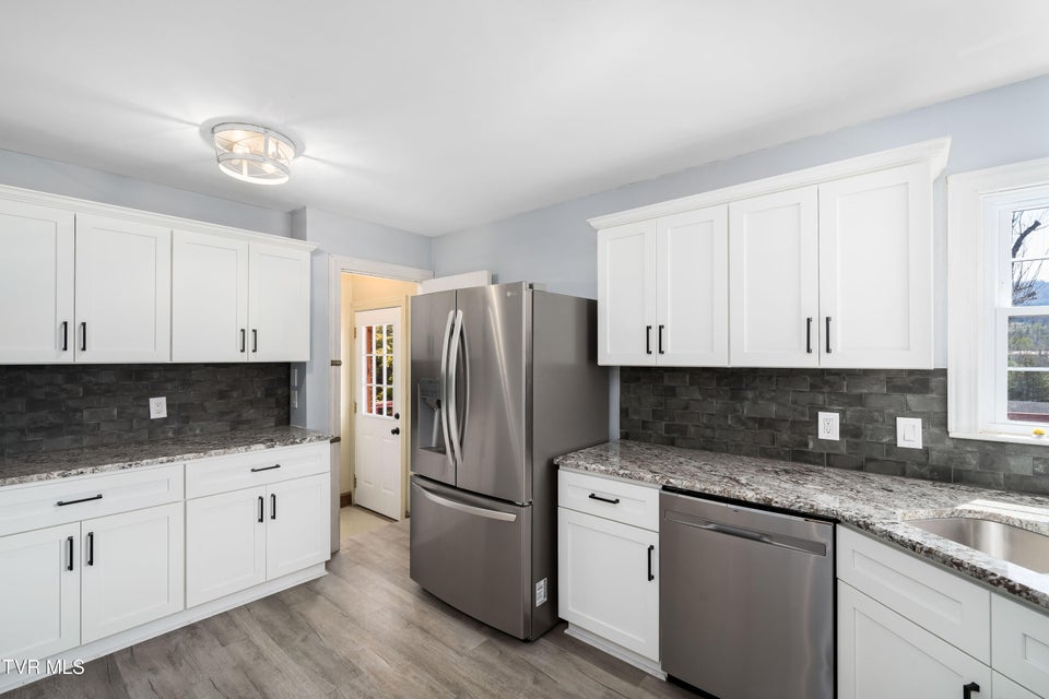 Photo #35: 248 Sunset Drive