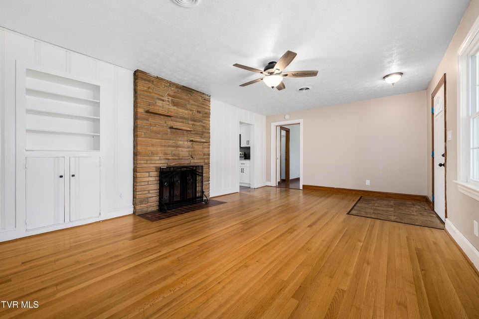 Photo #26: 248 Sunset Drive