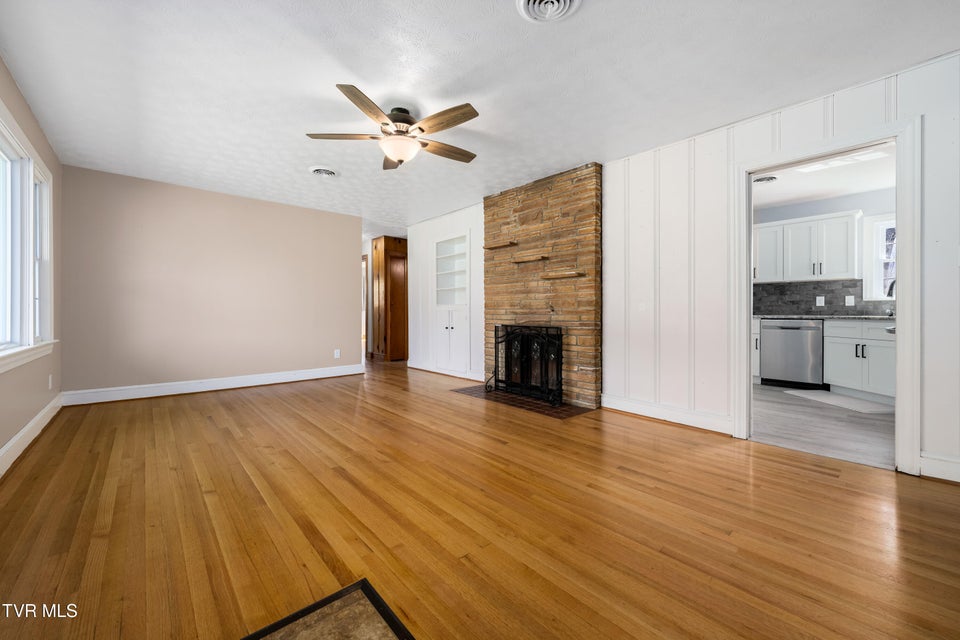 Photo #25: 248 Sunset Drive