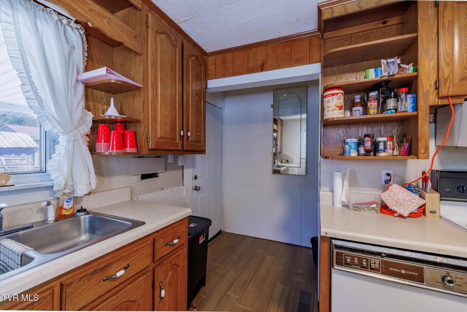 Photo #4: 204 Millpond Street