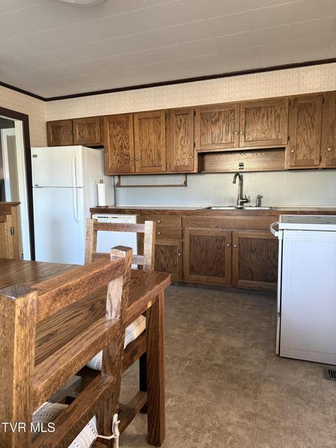 Photo #13: 709 2nd Street