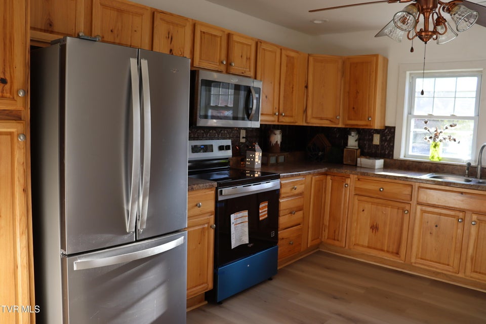 Photo #11: 1203 1st Avenue