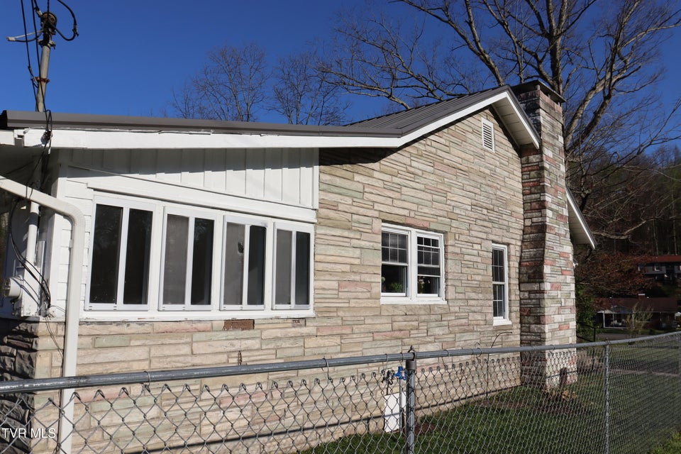 Photo #5: 1203 1st Avenue