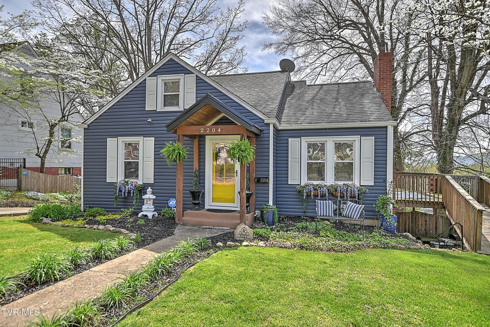 Photo #2: 2204 Cypress Street