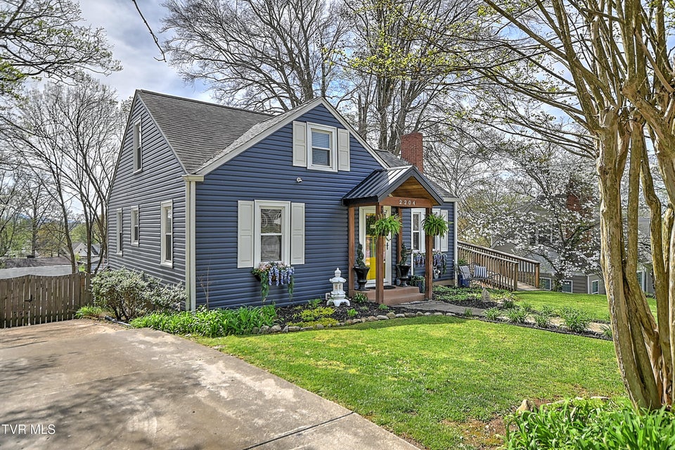 Photo #8: 2204 Cypress Street