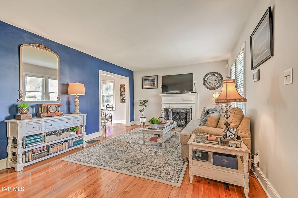 Photo #10: 2204 Cypress Street