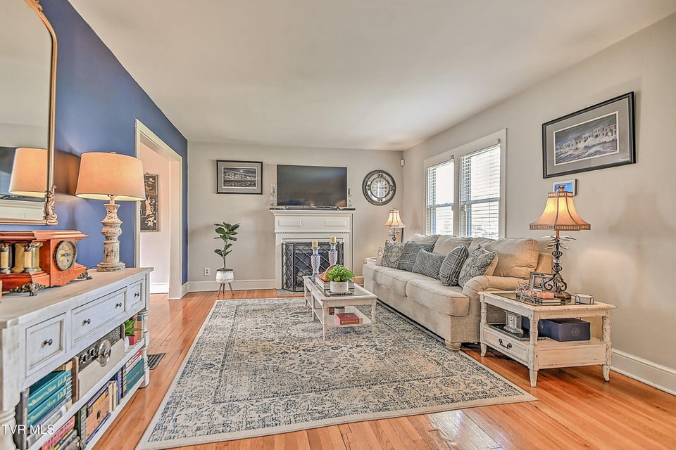 Photo #12: 2204 Cypress Street