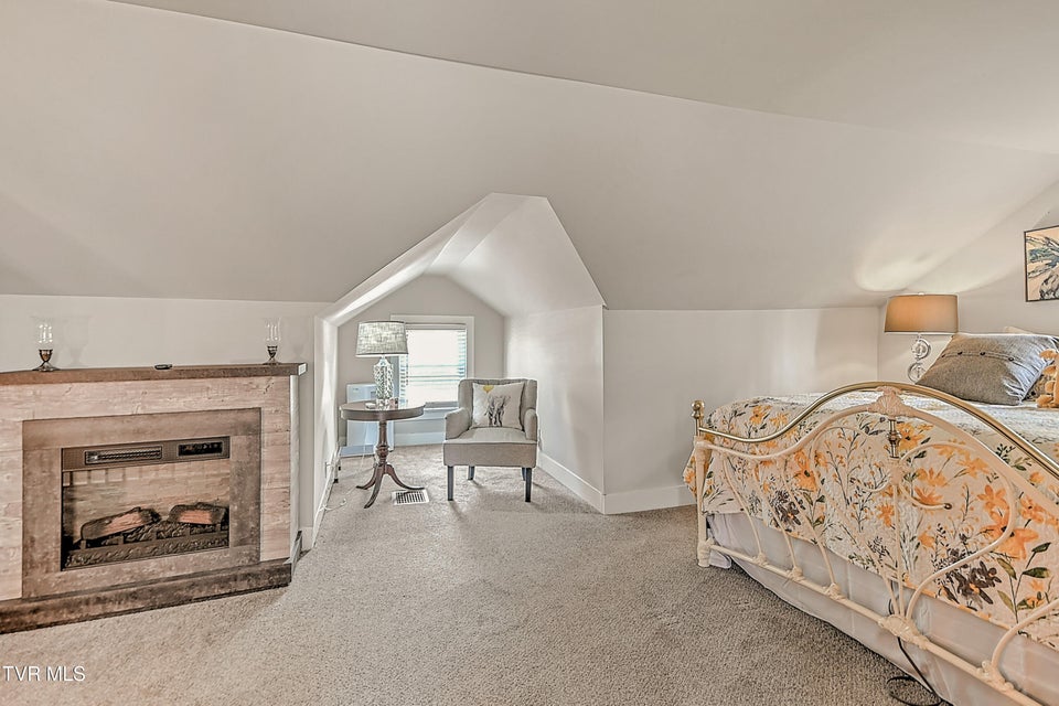 Photo #34: 2204 Cypress Street