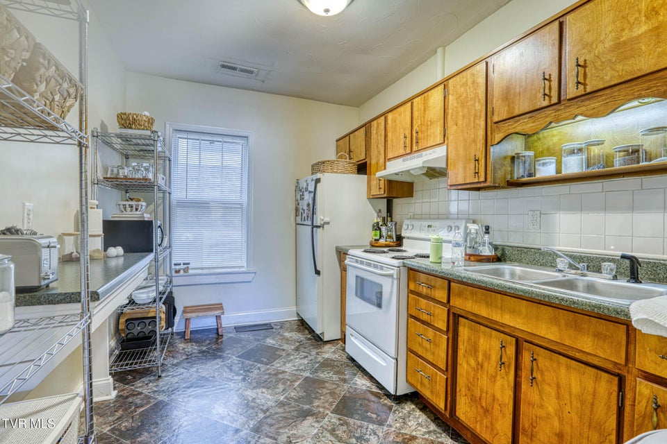 Photo #40: 100 Church Street