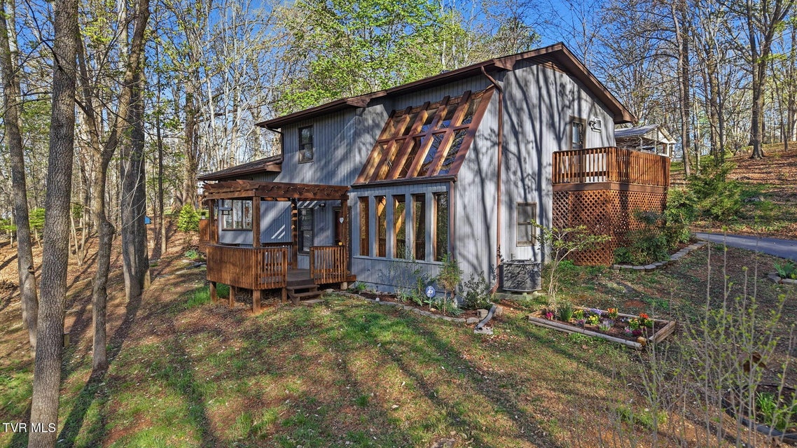 Photo #4: 149 Fern Street