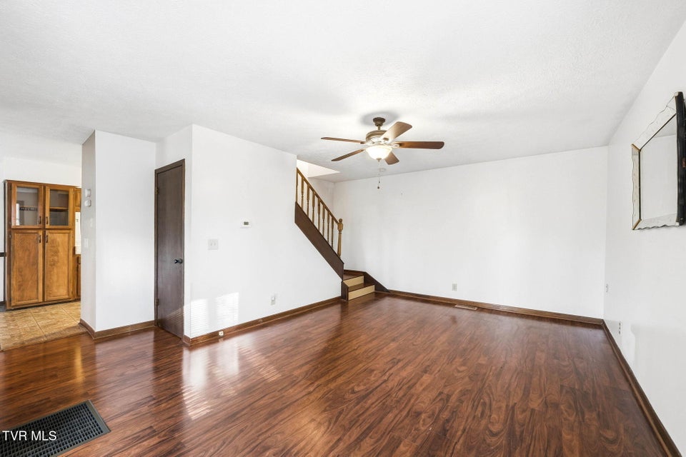 Photo #8: 149 Fern Street