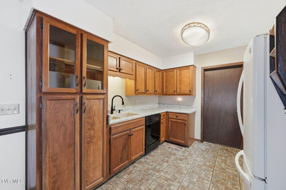 Photo #13: 149 Fern Street