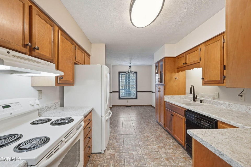 Photo #15: 149 Fern Street