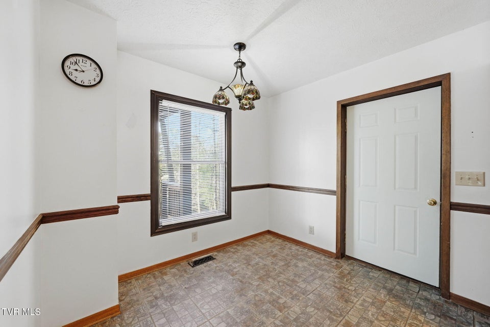 Photo #17: 149 Fern Street