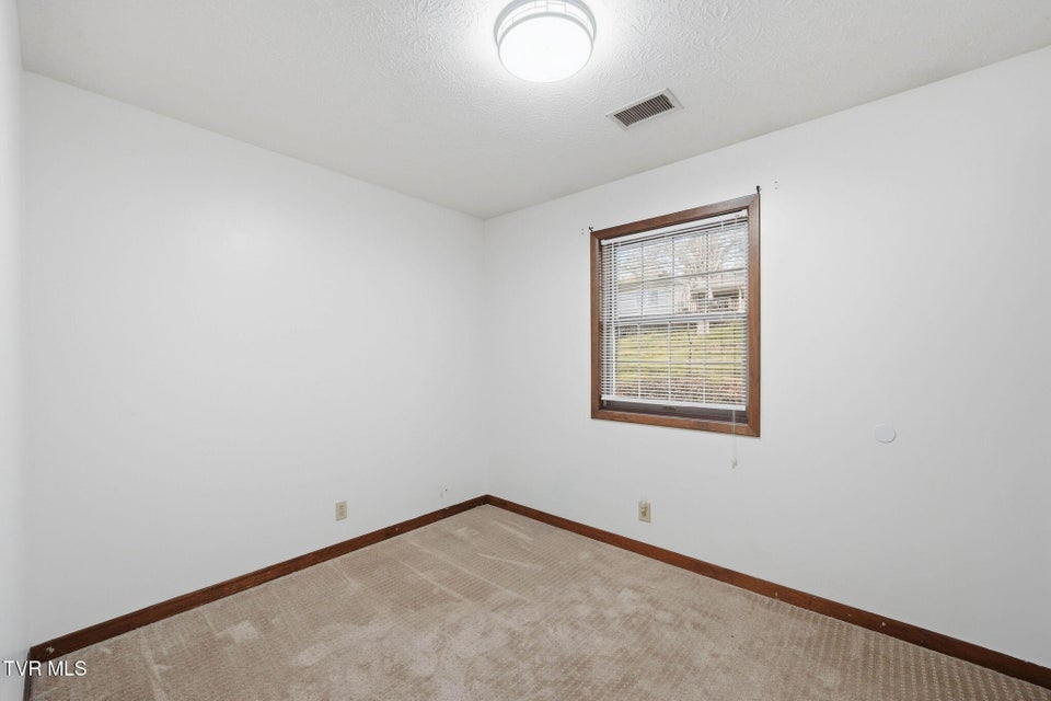 Photo #18: 149 Fern Street