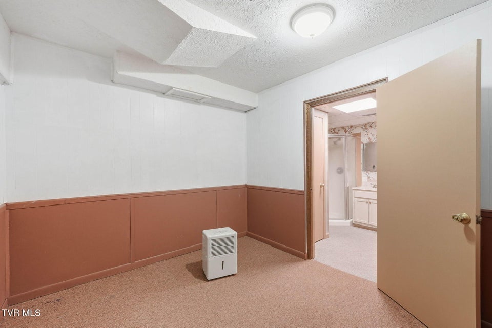 Photo #31: 149 Fern Street