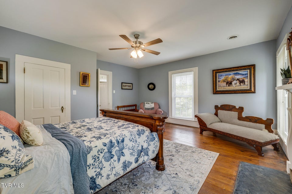 Photo #28: 239 Crestview Street