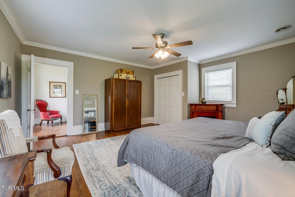 Photo #31: 239 Crestview Street