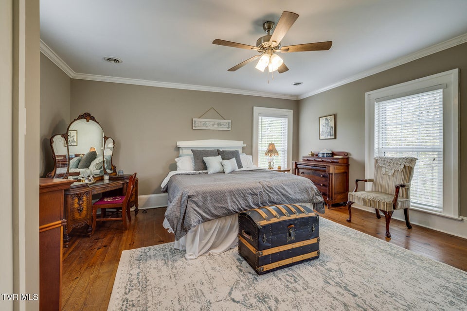 Photo #32: 239 Crestview Street